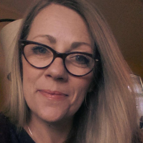 Meet your Posher, Kristen - Picture 1 of 1